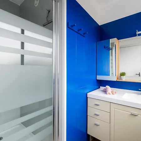 Malo-les-bains Rdc Avec Terrasse Privee En Face De La *